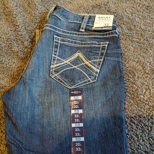 NWT Ariat REAL Denim mid rise straight jeans